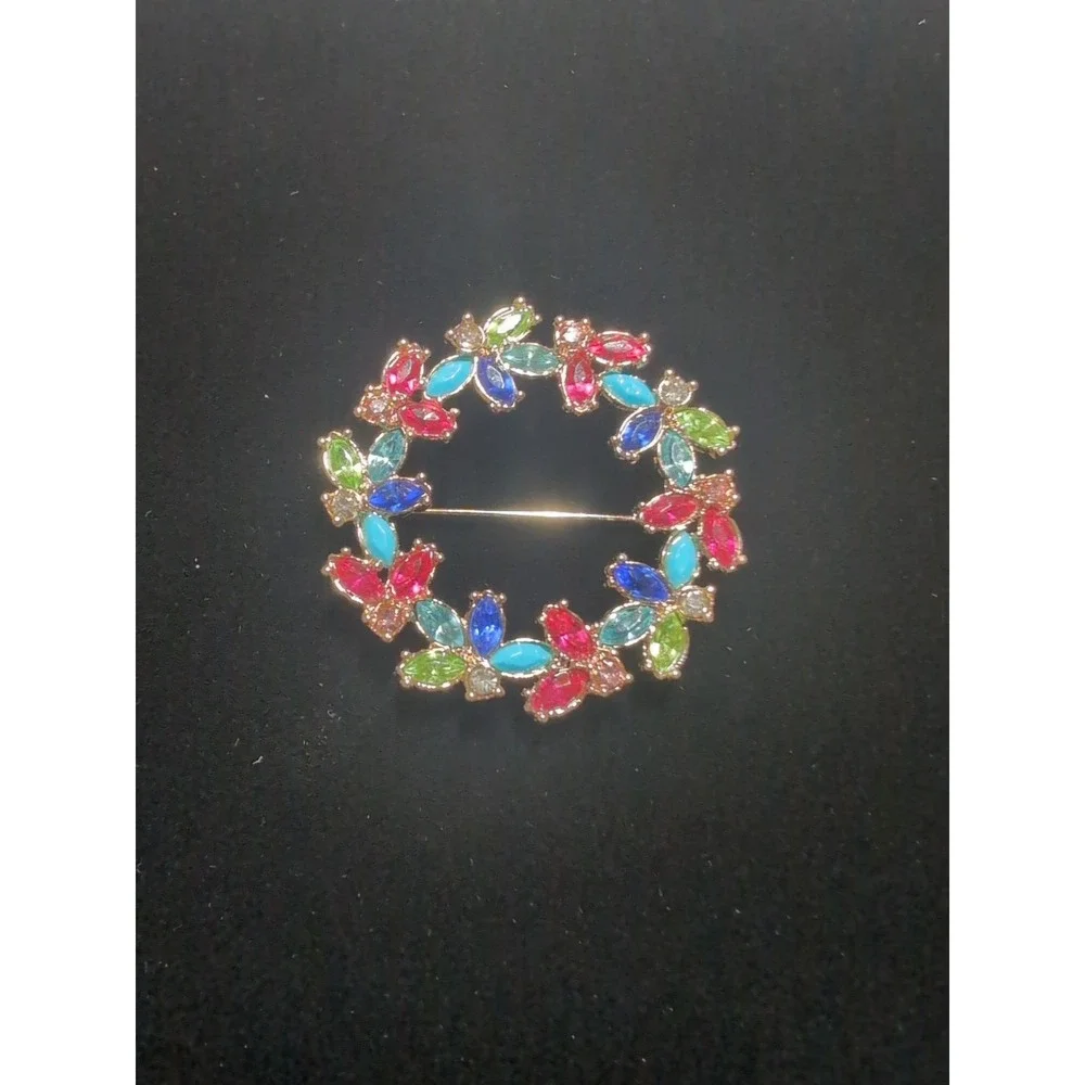 Rhinestone Wreath Brooch Multicolor Gold Tone Closed Back